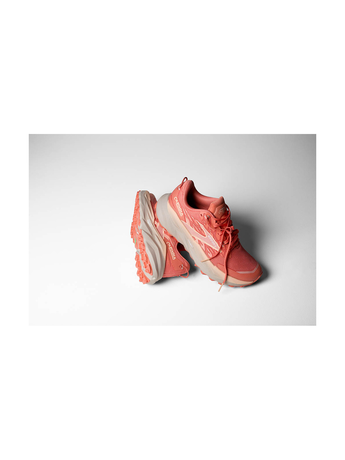 BROOKS Cascadia 19 Femme — Trail polyvalent & stable | 6 mm drop • 277,8 g • Réf 1204461B812