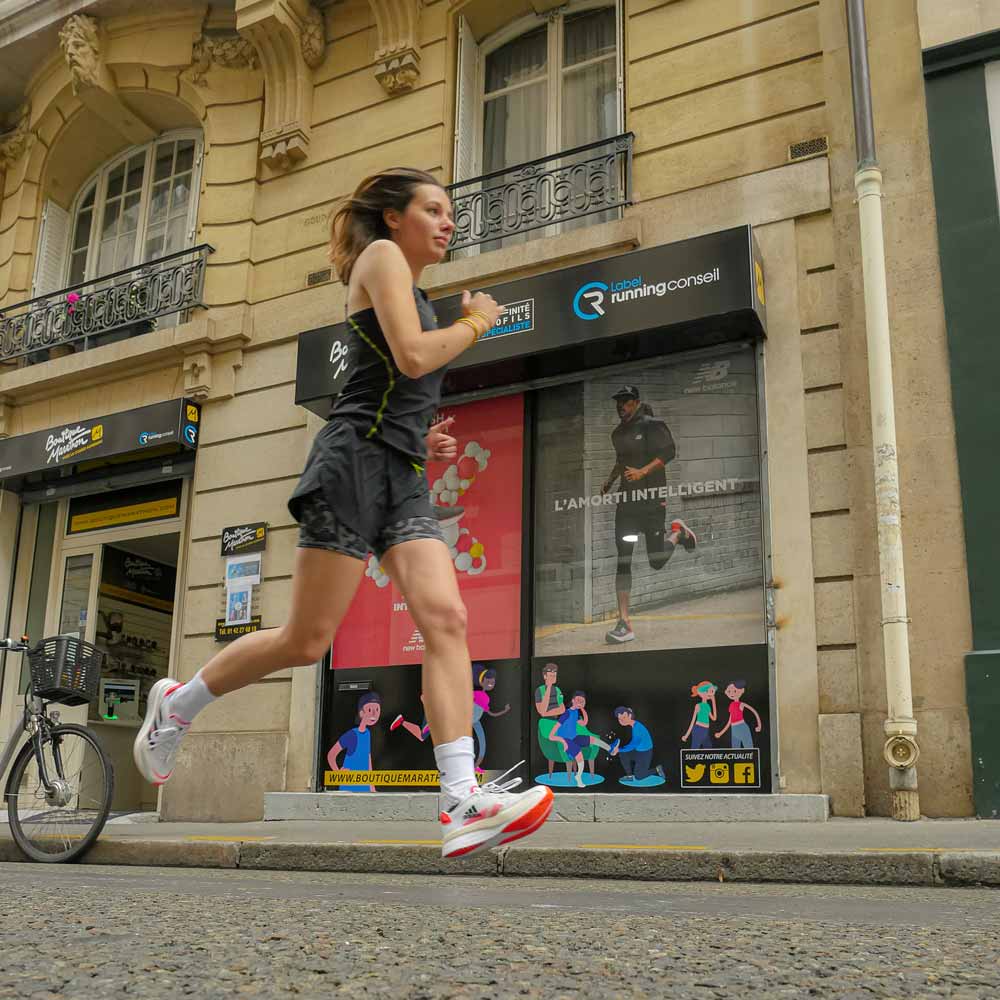 Chez Boutique Marathon, vous pouvez essayer vos futures chaussures dans la rue, en condition réelle - Photo : @tinonofr